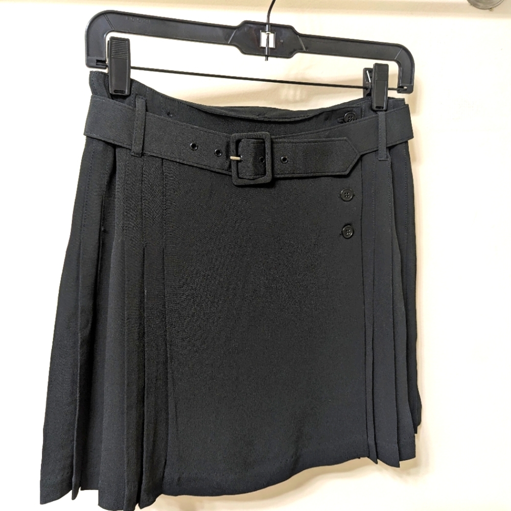 BCBG Paris pleated mini skirt